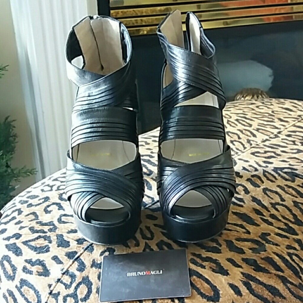 Bruno Magli Shoes Size 6.5M